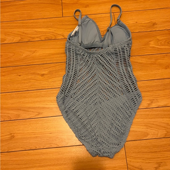 Robin Piccone 'Mitered' Convertible One-Piece Swimsuit - Picture 8 of 9